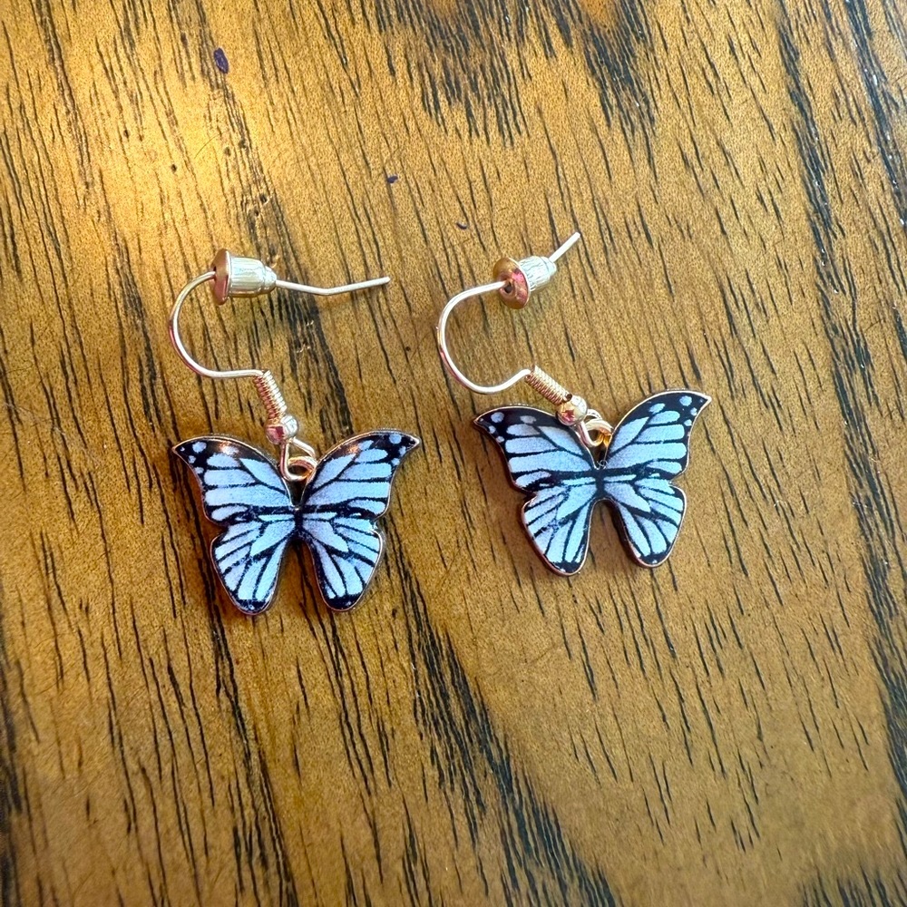 ☮️ NEW White Monarch Butterfly Dangle Earrings - Lightweight Insect Jewelry